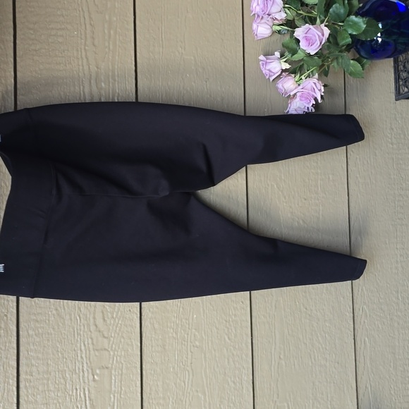 Torrid Black Crop Pixie Pants 3r  regular - Picture 9 of 10